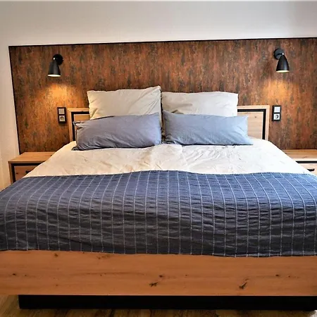 App-4-pers-2-schlafzimmer-mit-eigenen-badezimmer-2-balkonen-alle-mit-moselblick Apartamento *